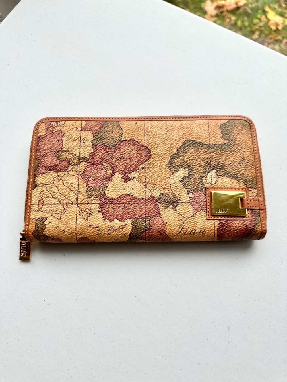 Alviero Martini Classe Zip Around Wallet Made in Italy